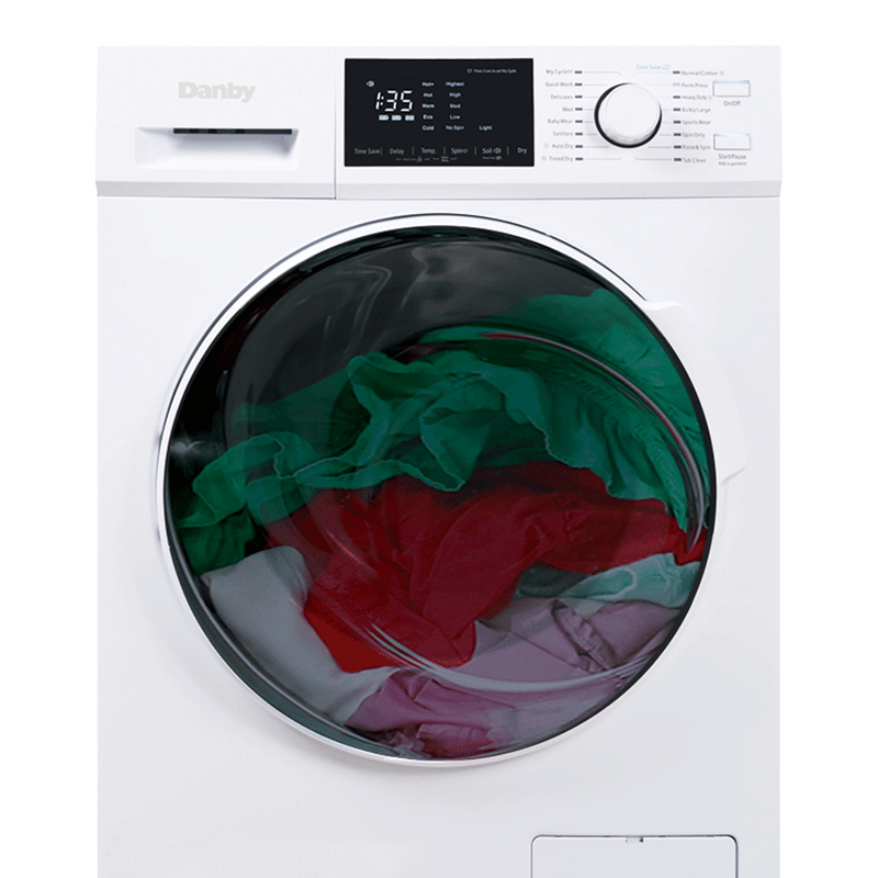 Lave-linge frontal Danby avec affichage numérique et sélecteur, montré avec le linge visible à travers la porte circulaire en verre sur un fond uni