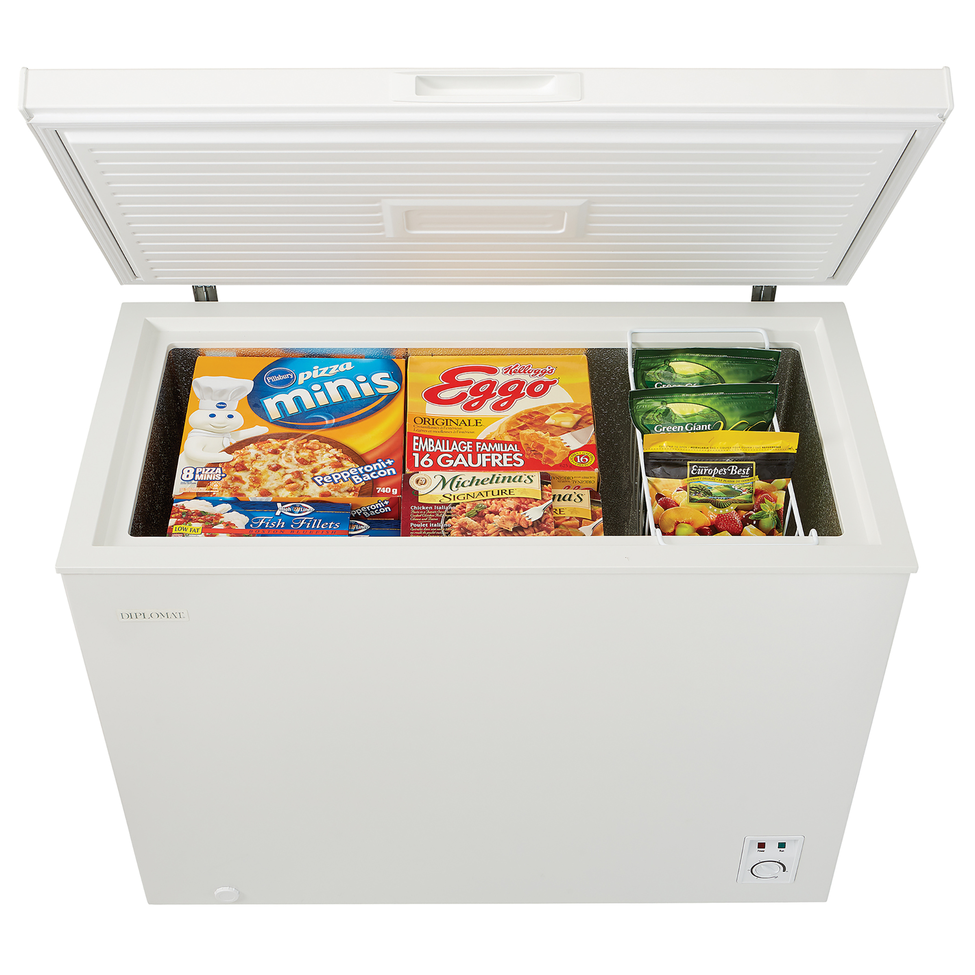 Danby 7.0 cu. ft. Chest Freezer in White 5 Danby DCFM070C1WM HighAngle Straight Propped