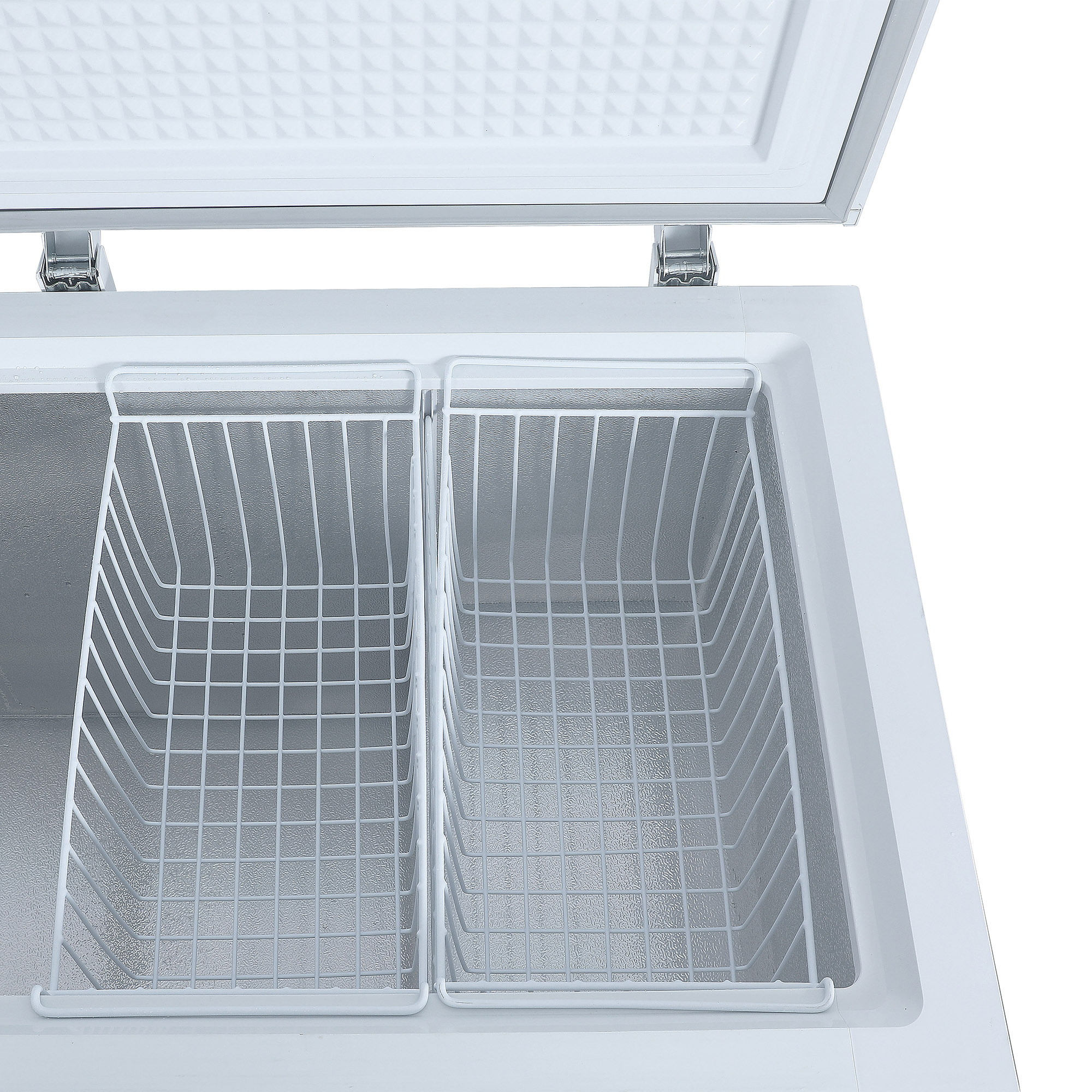 Danby DCFM171A1WDB 17.1 cu ft chest freezer interior storage basket and freezer compartment