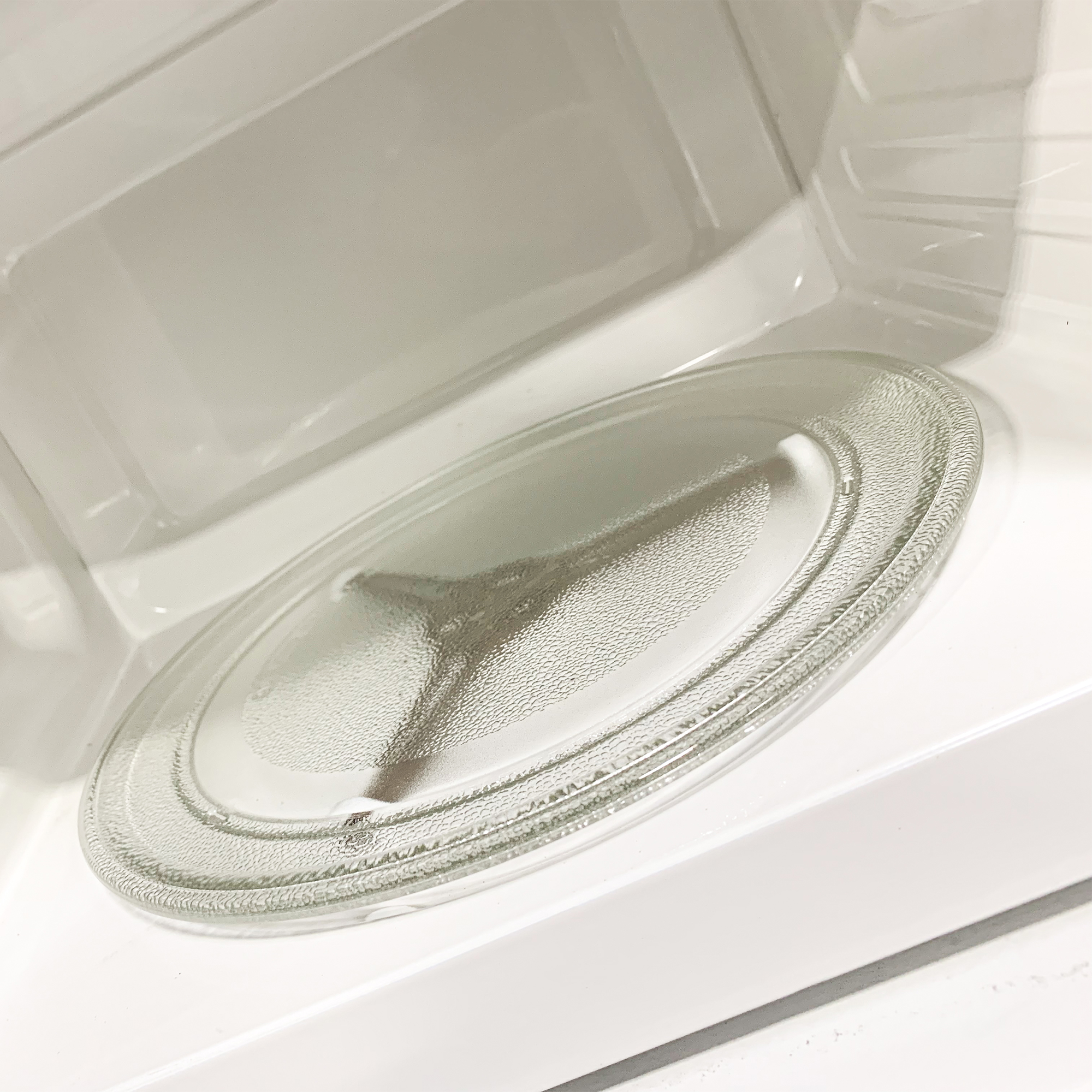 Danby 1.1 cu. ft. Countertop Microwave in Black 8 Danby DBMW1120BBB TurnTable