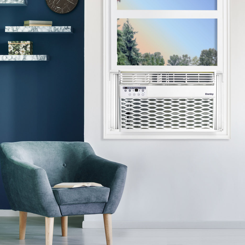 Danby 10,000 BTU Window AC in White 5 Danby dac100eb6wdb insetting 2