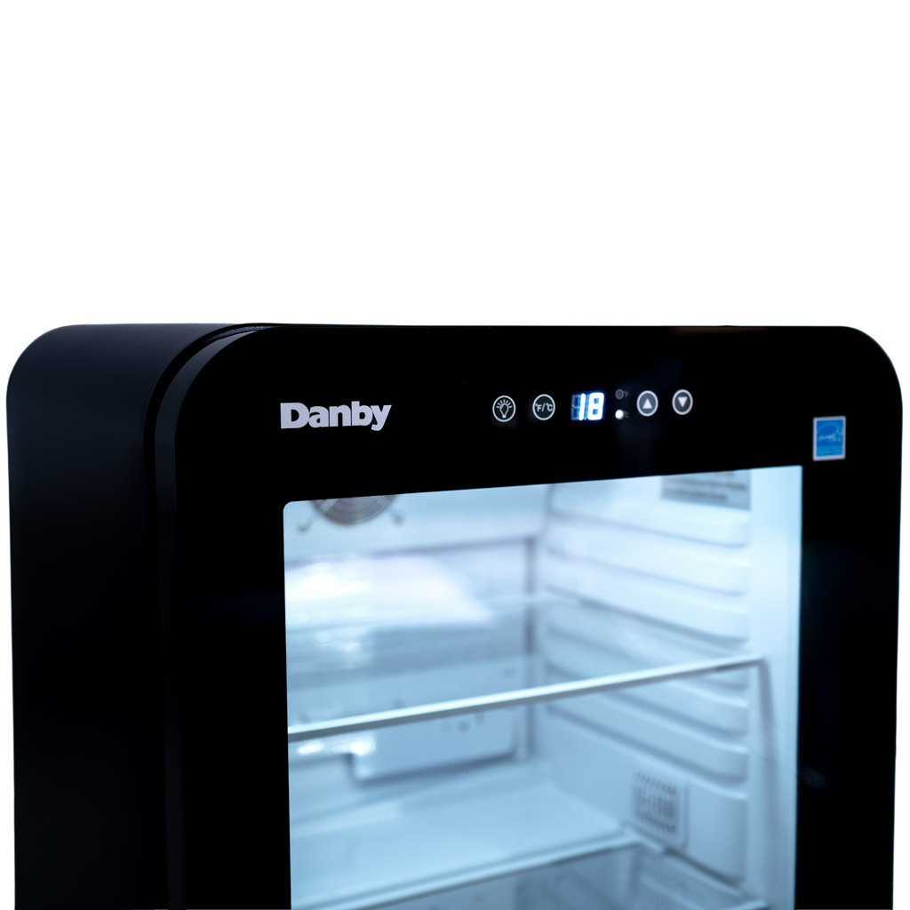 Danby DAG022A5BDH 2.2 cu ft glass door mini refrigerator control panel with temperature settings