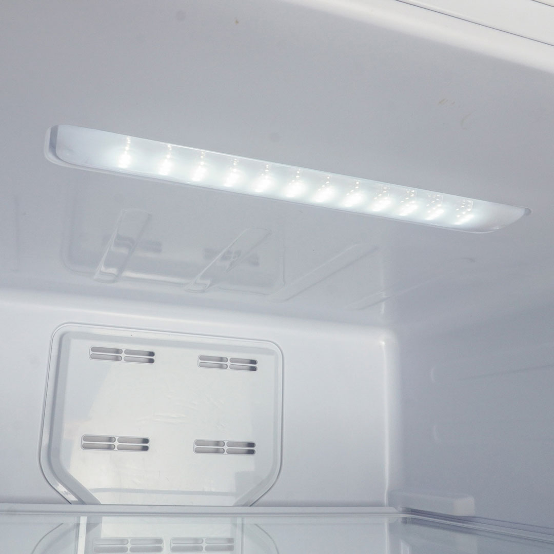 Danby DAR170A3WDD 17.0 cu ft apartment fridge interior LED light detail