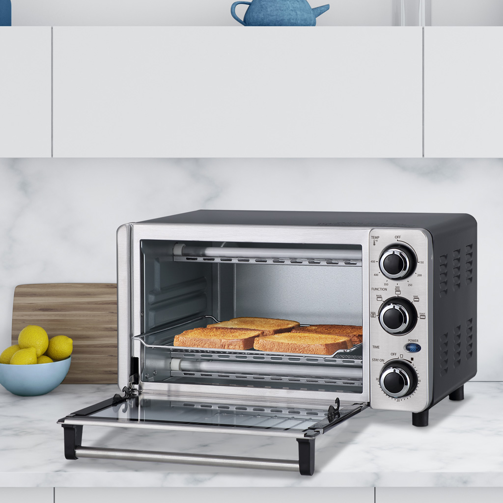 Danby 0.4 cu. ft./12L 4 Slice Countertop Toaster Oven in Stainless Steel 6 Danby dbto0412bbss insetting 2