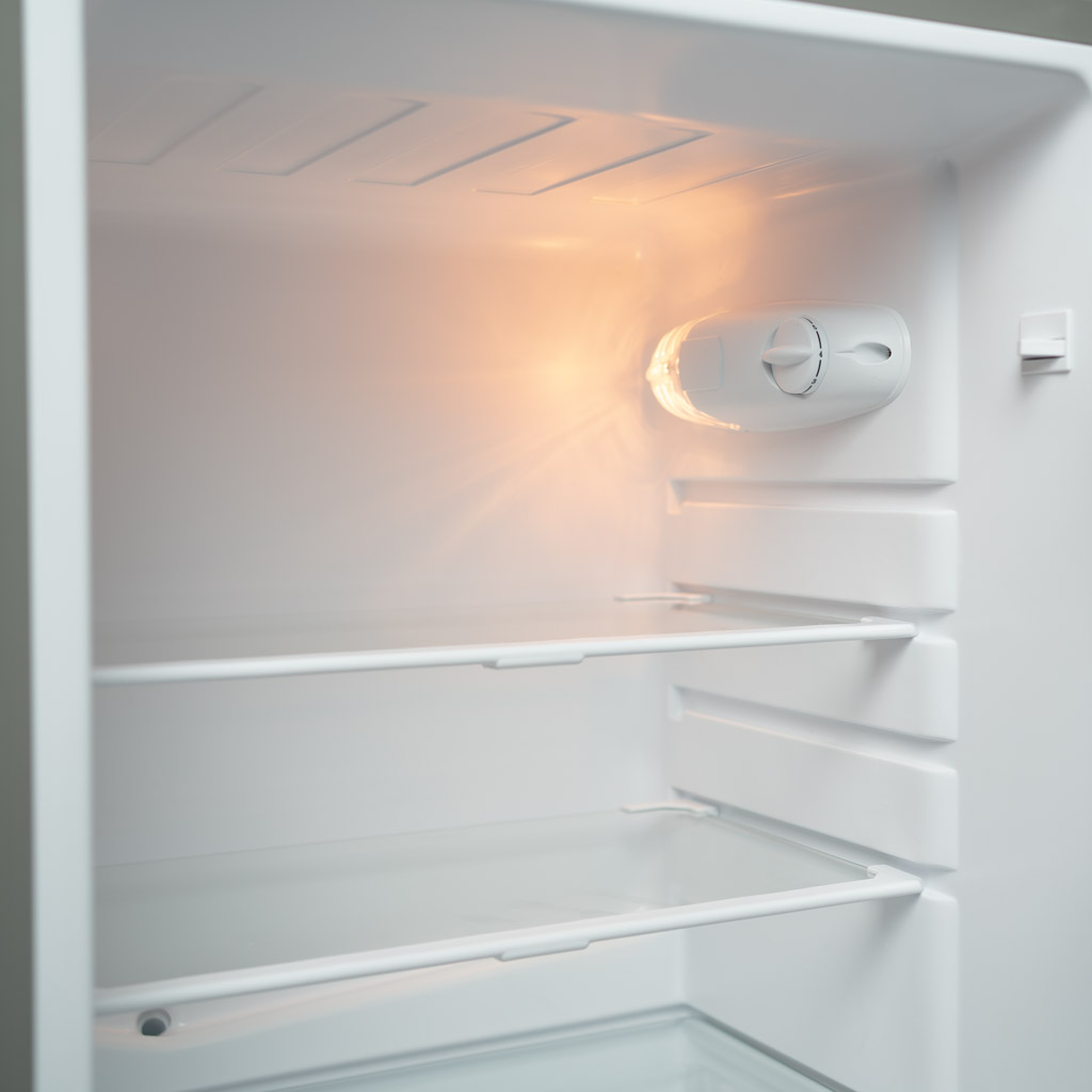 19 Inch 4.9 cu. ft. Bottom Mount Mini Refrigerator 15 Danby DCR049B1BSLDB 4.9 cu ft mini fridge thermostat control and interior light