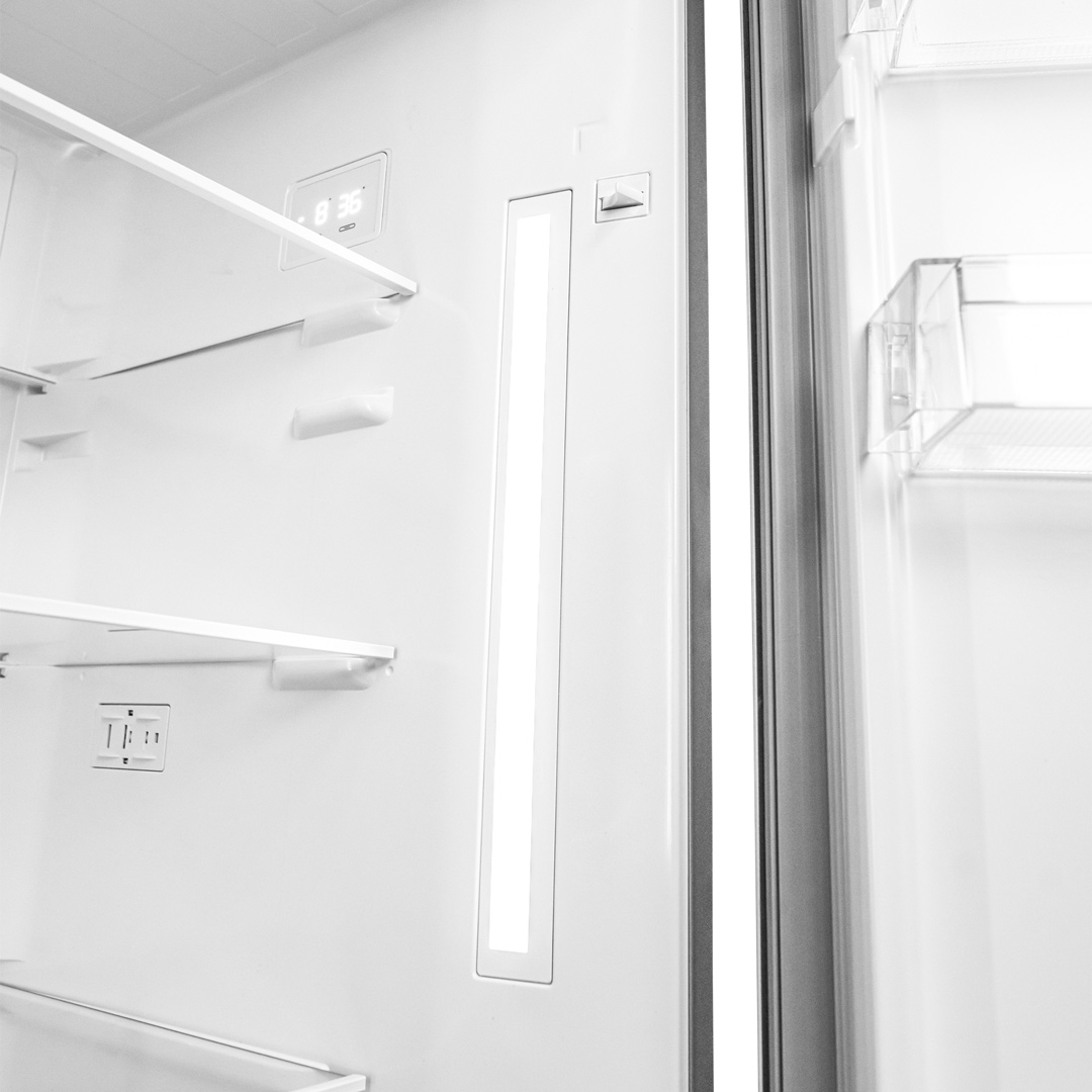 Danby 14.3 cu. ft. Frost-Free Fridge with Top Mount Freezer in Stainless Steel 12 Danby dff143v1ssdb led