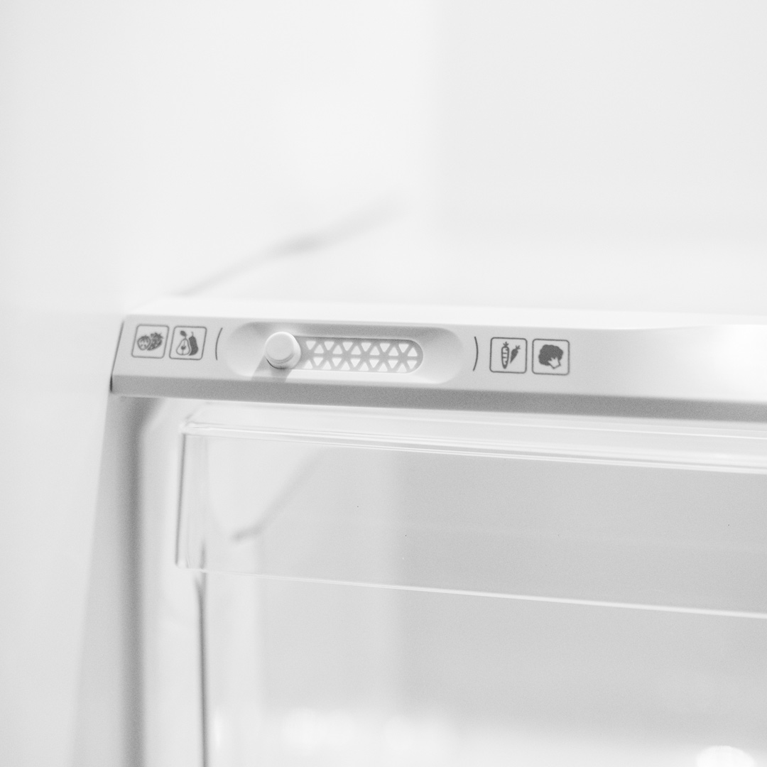 Danby 18 cu. ft. Top Mount Refrigerator in Stainless Steel Look 11 Danby DFF176B1SLDB 18 cu ft fridge crisper drawer detail for fruit and vegetable storage